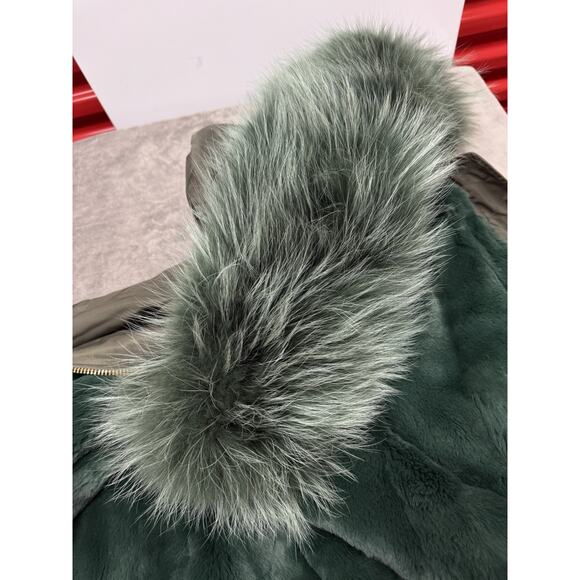 Stylish Olive Bomber Jacket with Real Fox Fur Hood • XS/S • Warm & Chic - Picture 10 of 12